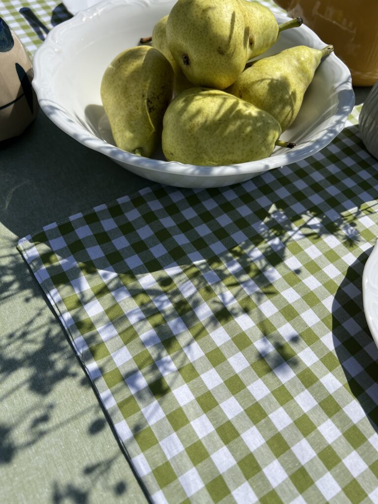 bieżnik w zieloną szeroką kratkę